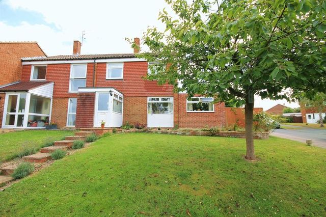  Image of 3 Bedroom Detached for sale at Carpenters  Billingshurst, RH14 9RA