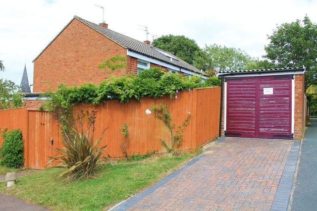  Image of 3 Bedroom Detached for sale at Carpenters  Billingshurst, RH14 9RA