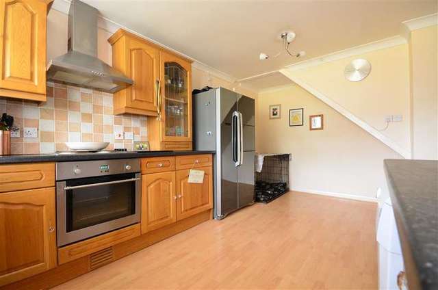  Image of 3 Bedroom End of Terrace for sale at Cowplain Waterlooville Waterlooville, PO8 9UD
