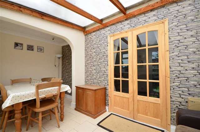  Image of 3 Bedroom End of Terrace for sale at Cowplain Waterlooville Waterlooville, PO8 9UD