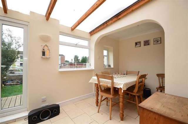  Image of 3 Bedroom End of Terrace for sale at Cowplain Waterlooville Waterlooville, PO8 9UD