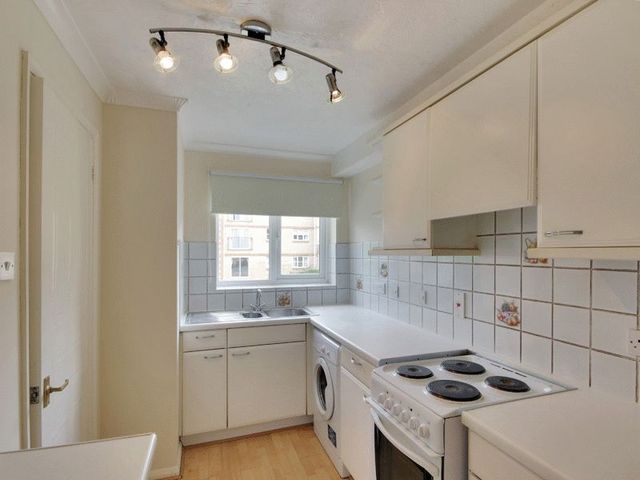  Image of 2 Bedroom Detached for sale at Dakin Close Maidenbower Crawley, RH10 7LJ