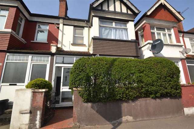  Image of 5 Bedroom Detached to rent at Wimbledon Park, SW19 8DT