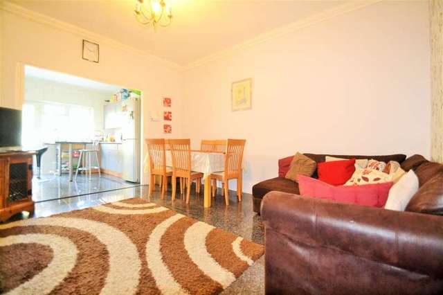  Image of 5 Bedroom Detached to rent at Wimbledon Park, SW19 8DT