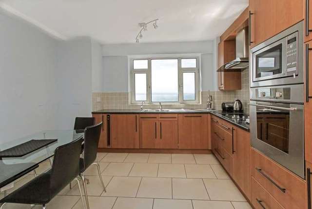  Image of 3 Bedroom Flat for sale at Manor Road East Cliff Bournemouth, BH1 3EJ