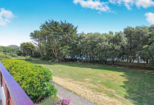  Image of 3 Bedroom Flat for sale at Manor Road East Cliff Bournemouth, BH1 3EJ