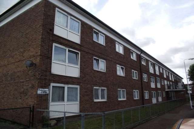  Image of 3 Bedroom Semi-Detached to rent at Eastbourne Road East Ham London, E6 6AU