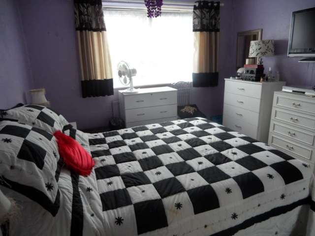  Image of 3 Bedroom Semi-Detached to rent at Eastbourne Road East Ham London, E6 6AU