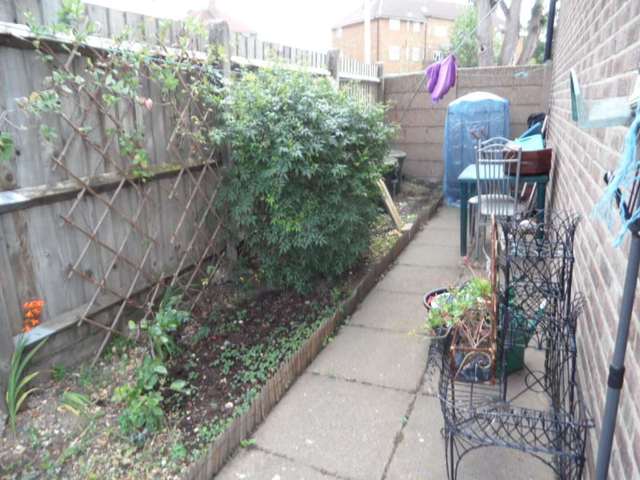  Image of 3 Bedroom Semi-Detached to rent at Eastbourne Road East Ham London, E6 6AU