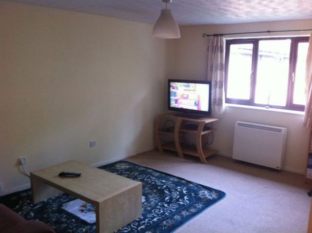  Image of 2 Bedroom Flat to rent at Evelyn Walk  London, N1 7PJ