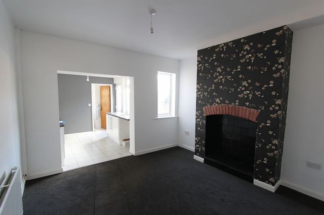  Image of 3 Bedroom Terraced for sale at Far Ings Road  Barton-Upon-Humber, DN18 5AZ