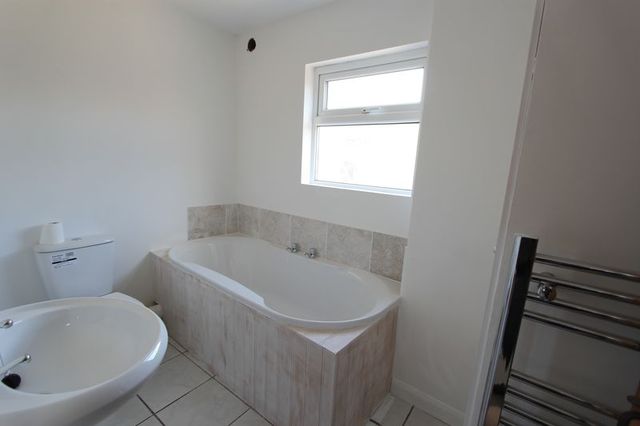  Image of 3 Bedroom Terraced for sale at Far Ings Road  Barton-Upon-Humber, DN18 5AZ