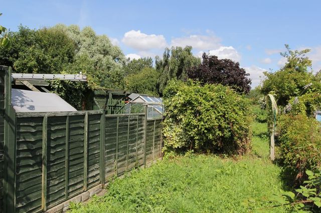  Image of 3 Bedroom Terraced for sale at Far Ings Road  Barton-Upon-Humber, DN18 5AZ