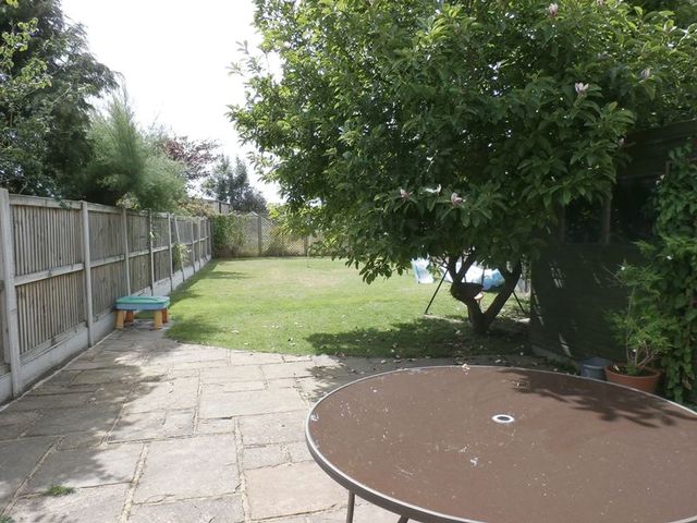  Image of 3 Bedroom Semi-Detached for sale at Felderland Lane  Worth, CT14 0BS