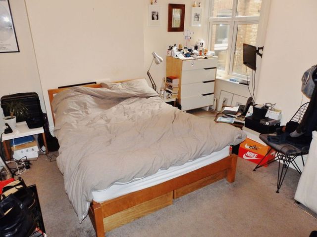  Image of 2 Bedroom Flat to rent at Fortis Green Road  Muswell Hill, N10 3DU
