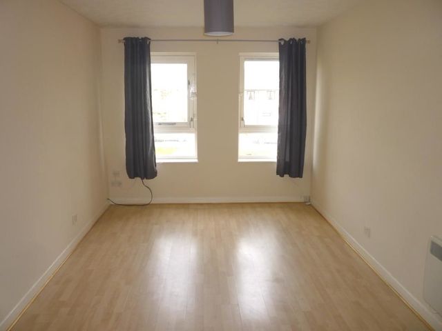  Image of 1 Bedroom Flat to rent at Dunfermline Fife Fife, KY11 4QT