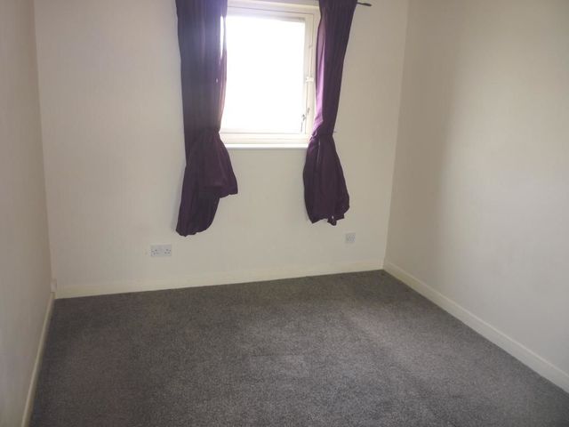  Image of 1 Bedroom Flat to rent at Dunfermline Fife Fife, KY11 4QT