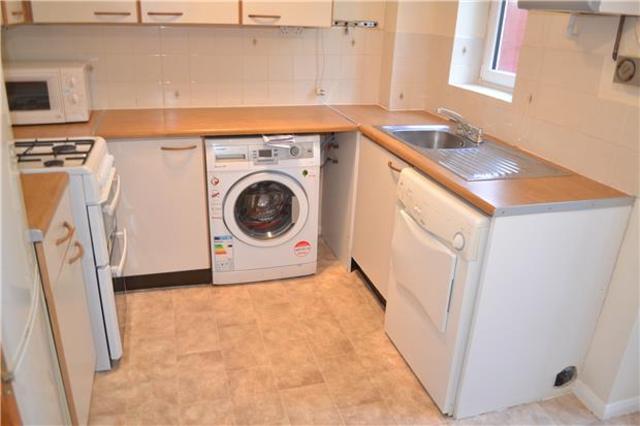  Image of 2 Bedroom Terraced to rent at East Sussex, TN37 7LP