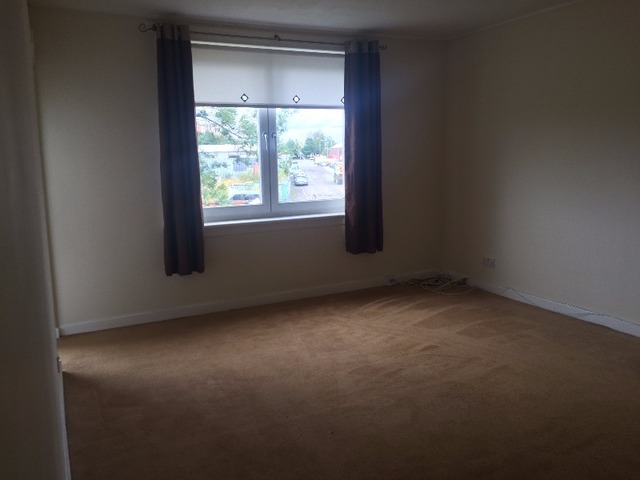  Image of 2 Bedroom Flat to rent at Yoker Glasgow Glasgow, G13 4DE