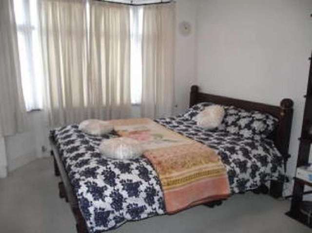  Image of 5 Bedroom End of Terrace for sale at Hedge Lane  London, N13 5DE