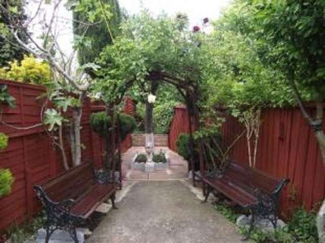 Image of 5 Bedroom End of Terrace for sale at Hedge Lane  London, N13 5DE