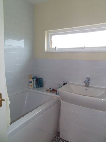  Image of 3 Bedroom Detached to rent at Hole Farm Way  Birmingham, B38 9RW