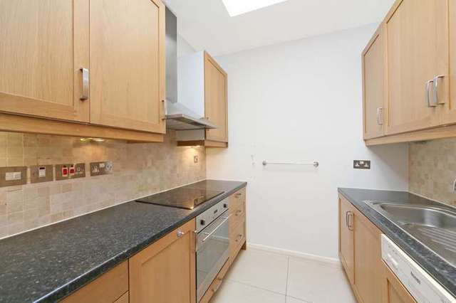  Image of 2 Bedroom Ground Flat to rent at Lancaster Mews  London, W2 3QQ