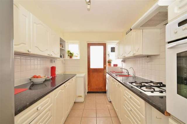  Image of 3 Bedroom Terraced for sale at Chichester West Sussex Chichester, PO19 8JQ