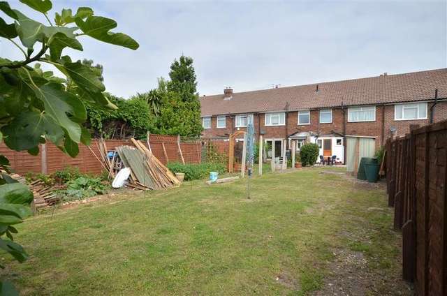  Image of 3 Bedroom Terraced for sale at Chichester West Sussex Chichester, PO19 8JQ