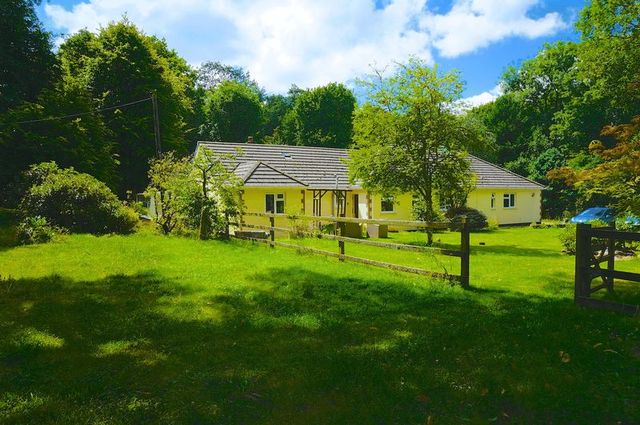 Image of 6 Bedroom Detached for sale at Okehampton, EX20 4DD