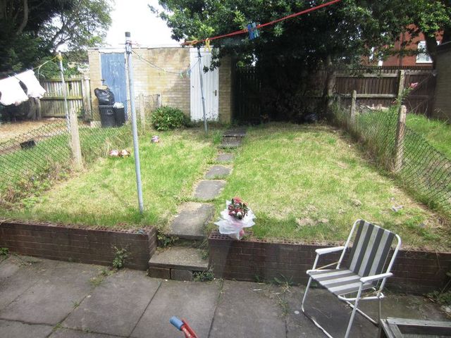  Image of 3 Bedroom Terraced to rent at Little Hill Way  Birmingham, B32 3RZ