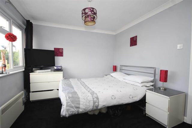  Image of 2 Bedroom Terraced for sale at Chigwell Essex Chigwell, IG7 4JE