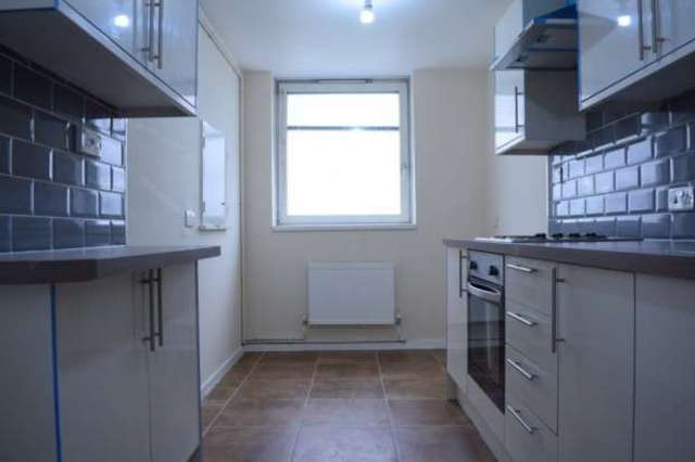  Image of 3 Bedroom Apartment for sale at Harts Lane  Barking, IG11 8LP