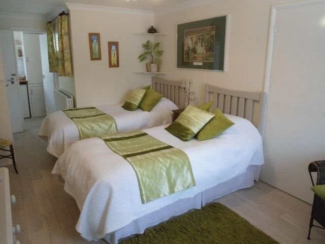  Image of 1 Bedroom Flat to rent at Church Road North Mundham Chichester, PO20 1JU