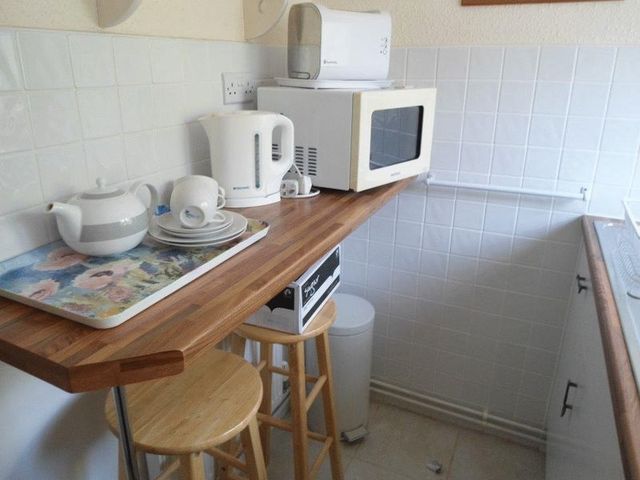  Image of 1 Bedroom Flat to rent at Church Road North Mundham Chichester, PO20 1JU