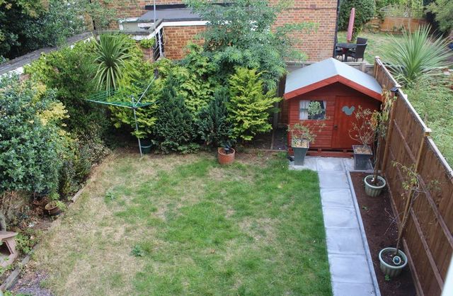  Image of 5 Bedroom Mews to rent at Oakways  Eltham, SE9 2PB