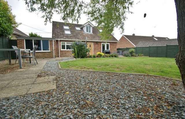  Image of 4 Bedroom Chalet for sale at Spixworth Norwich Spixworth, NR10 3NP