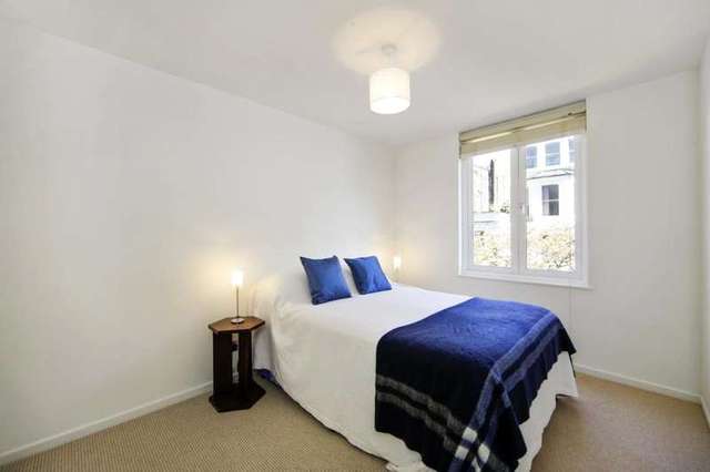  Image of 1 Bedroom Flat to rent at Powis Square  London, W11 2BN
