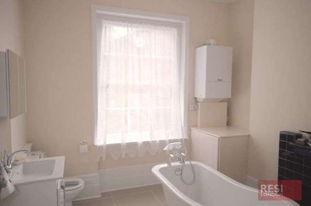 Image of Flat for sale at Regent Square  London, WC1H 8HZ