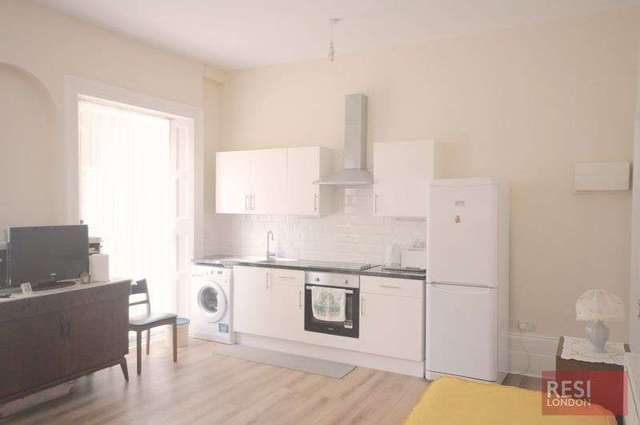  Image of Flat for sale at Regent Square  London, WC1H 8HZ
