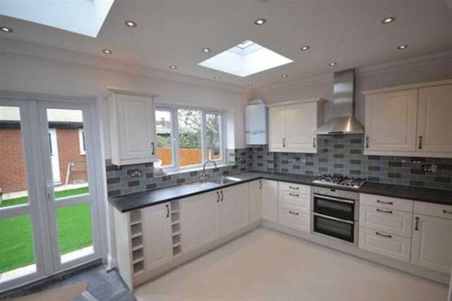  Image of 4 Bedroom Terraced to rent at London, E11 4DF