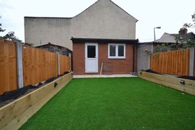  Image of 4 Bedroom Terraced to rent at London, E11 4DF