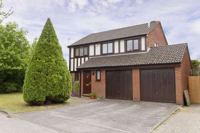  Image of 4 Bedroom Detached for sale at Hightown Ringwood Hampshire, BH24 3RB