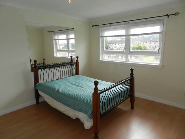  Image of 3 Bedroom Flat to rent at Burnside Glasgow Glasgow, G73 4ND