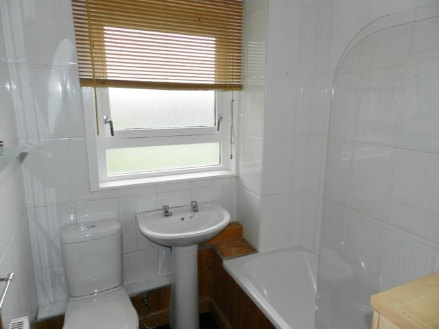  Image of 3 Bedroom Flat to rent at Burnside Glasgow Glasgow, G73 4ND