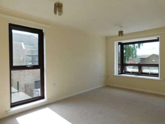  Image of 2 Bedroom Flat for sale at Leeds West Yorkshire Leeds, LS19 7XW