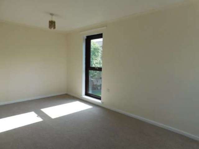  Image of 2 Bedroom Flat for sale at Leeds West Yorkshire Leeds, LS19 7XW