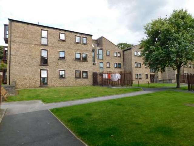  Image of 2 Bedroom Flat for sale at Leeds West Yorkshire Leeds, LS19 7XW