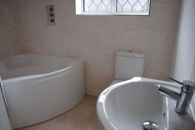  Image of 2 Bedroom Bungalow for sale at Upminster, RM14 3JR
