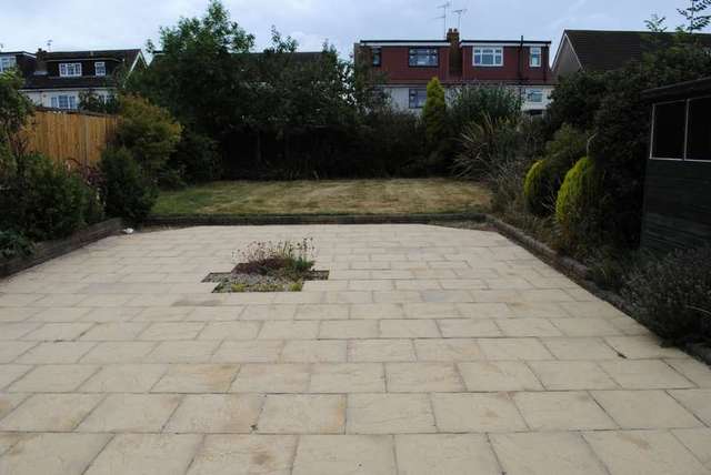  Image of 2 Bedroom Bungalow for sale at Upminster, RM14 3JR